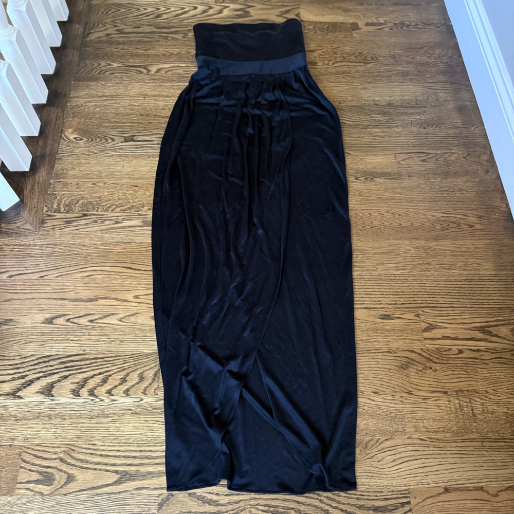 Laila Azhar Elegant Black Strapless Dress
